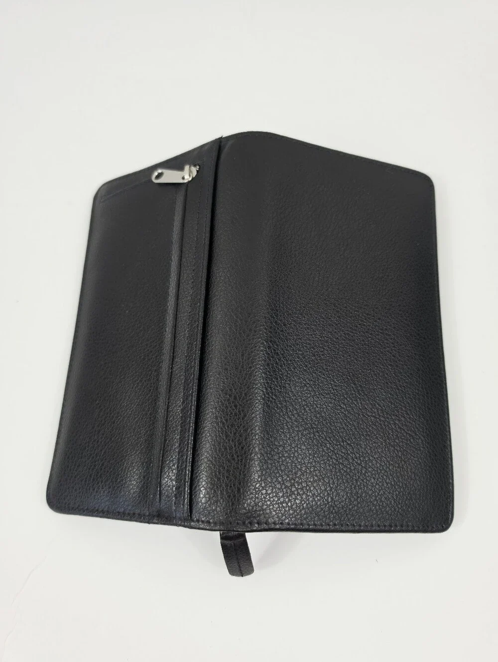 New 100% Geniune Leather Zippered Wallet
